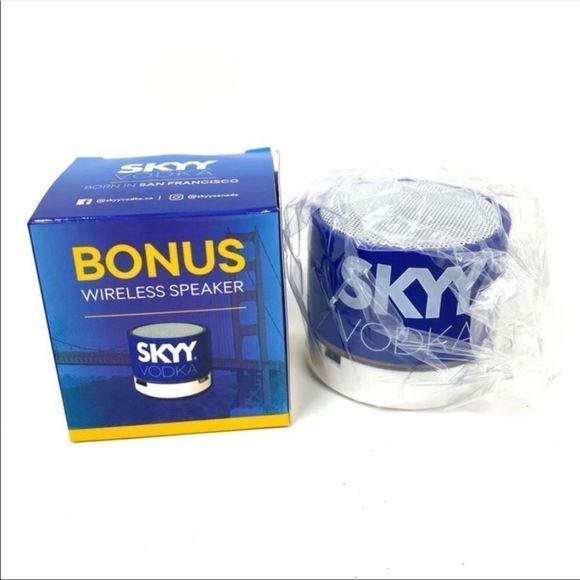 🆕 3/$15 Skyy Vodka Bluetooth Speaker - Picture 1 of 5